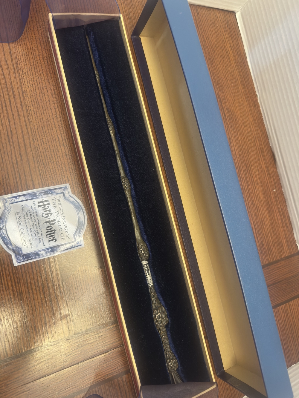 Harry Potter Elder Wand Replica in Dark Brown - Picture 2 of 6
